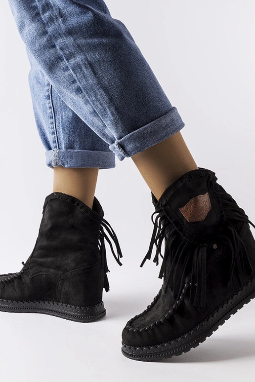 Juodi Giudice platforminiaibatai Juodi Giudice platforminiaibatai