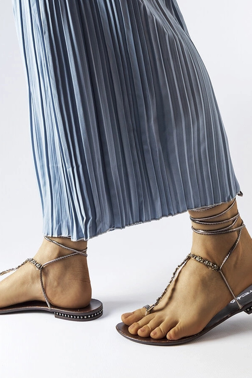 Tamsiai pilkos basutės su cirkoniais... Tamsiai pilkos basutės su cirkoniais...