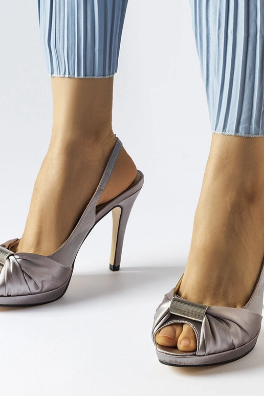 Crispina šviesiai pilkos spalvos... Crispina šviesiai pilkos spalvos...