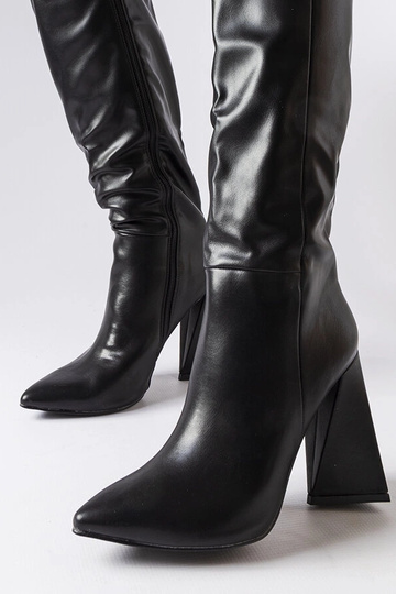 Juodi medžiaginiai... 2