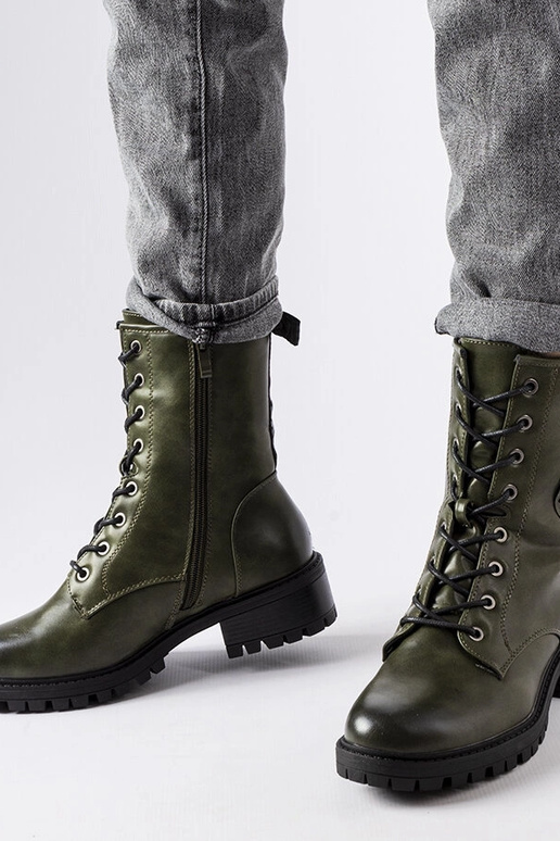 Mėlyni bateliai ant platformos,...