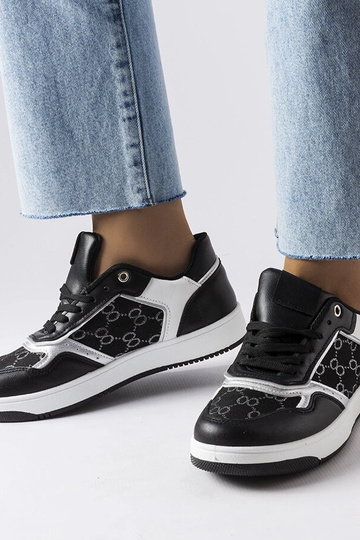 Juodi sportbačiai dekoruoti... 2