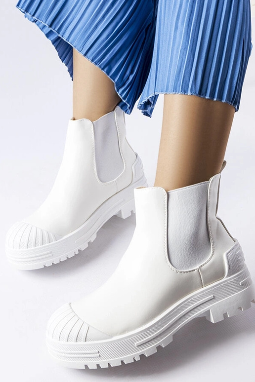 „White Lange“ darbininkai su...