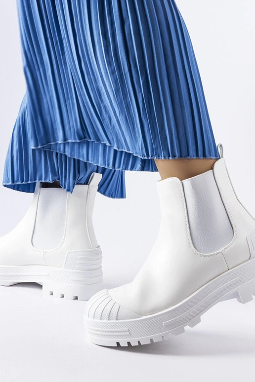 „White Lange“ darbininkai su...