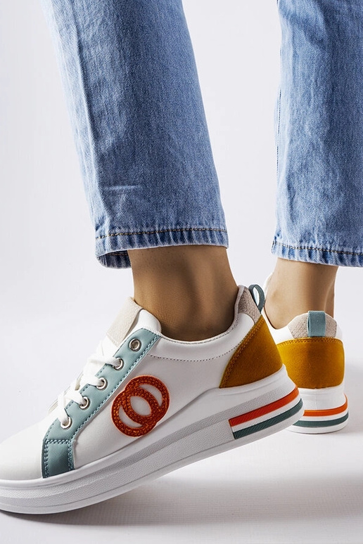 Balti sportbačiai su spalvingais...