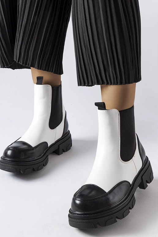 Albany juodi ir balti užsegami batai Albany juodi ir balti užsegami batai