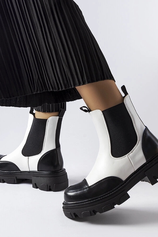 Albany juodi ir balti užsegami batai Albany juodi ir balti užsegami batai