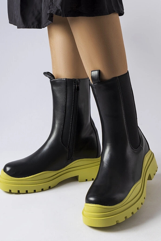 Juodi auliniai batai su spalvingu...