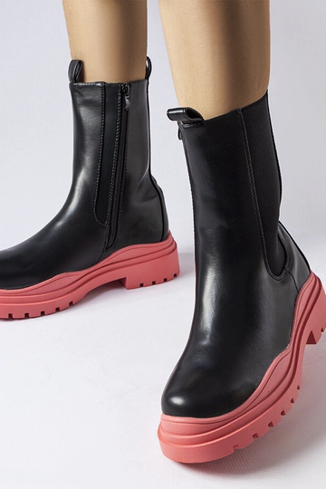 Juodi auliniai batai su spalvingu Delebio padu