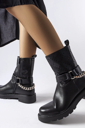 Juodi ažūriniai batai su...