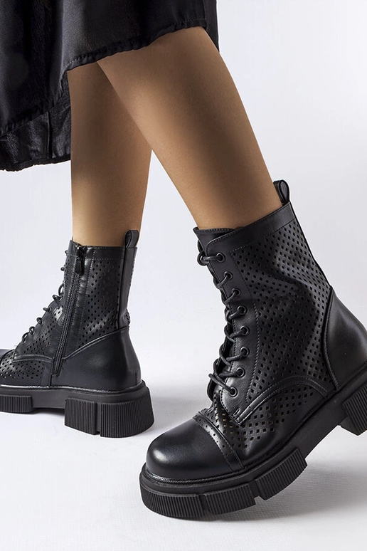 Juodi ažūriniai batai Corpus Juodi ažūriniai batai Corpus