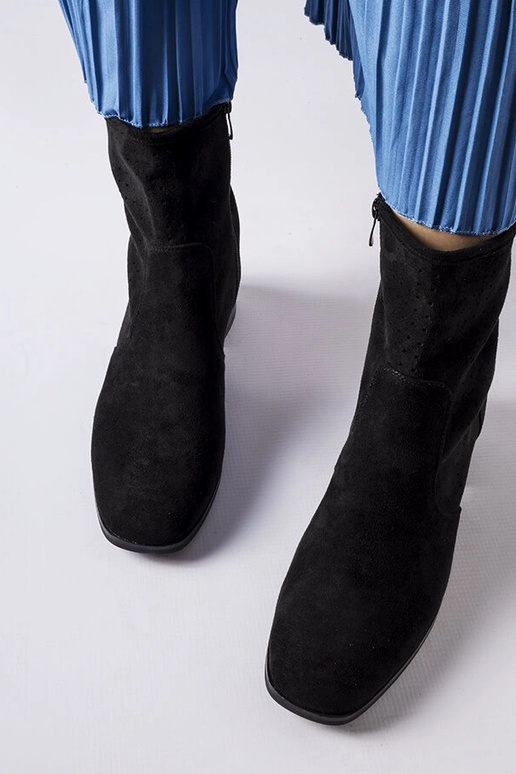 Juodi-rožiniai įsispiriami aulinukai,...