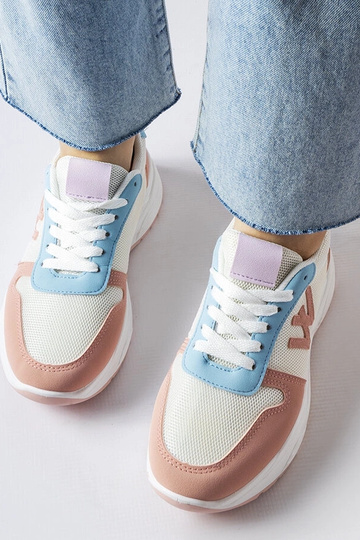 Juodi lakuoti pusbačiai,...