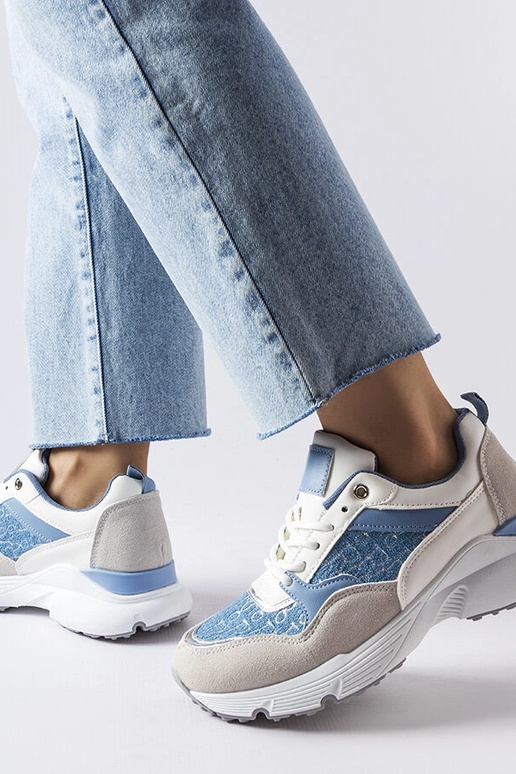 Mėlyni ir balti batai su sidabrine... Mėlyni ir balti batai su sidabrine...