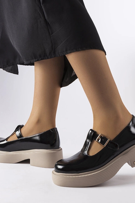 Juodi mokasinai su grandine, „Vinceza"