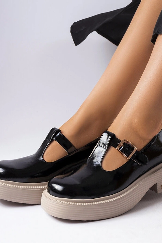 Juodi mokasinai su grandine, „Vinceza"