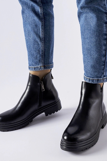 Juodi izoliuoti Vinceza batai