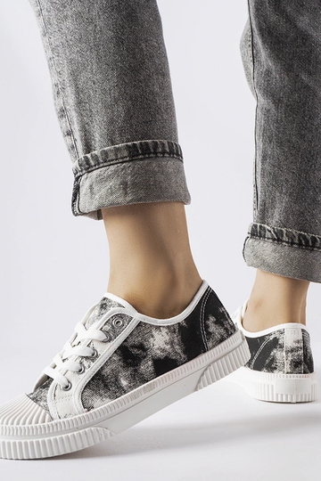 Black Clavet išblukę... 2