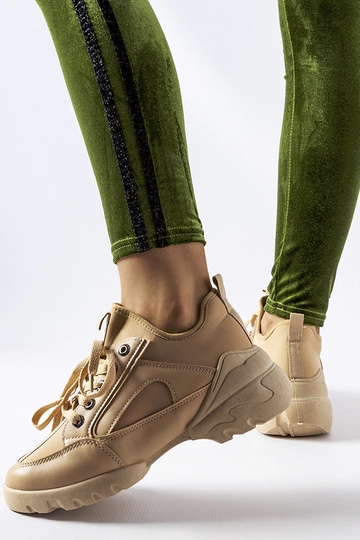 Juodi aulinukai ant žemo... 2