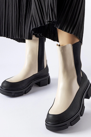 Smėlio ir juodos spalvos...