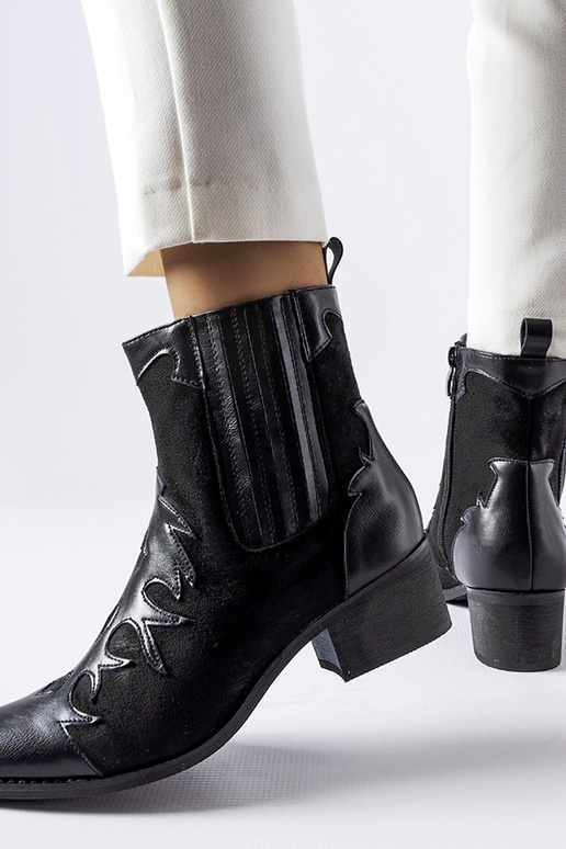 Juodi kaubojiški batai su mažu kulnu...