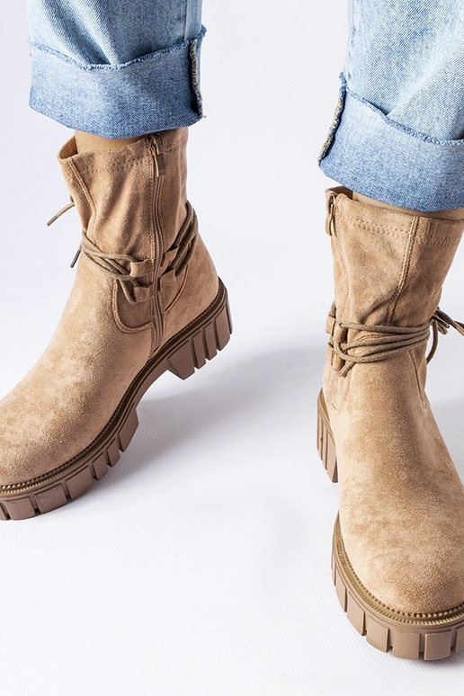 Smėlio spalvos suvarstomi aulinukai...