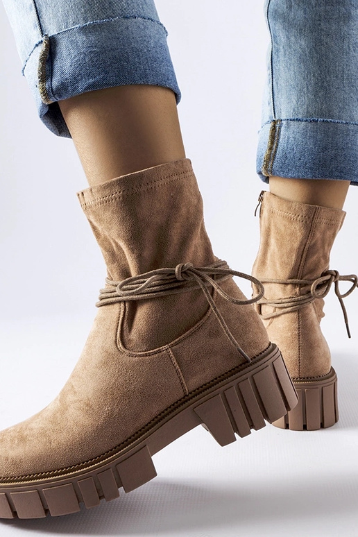 Smėlio spalvos suvarstomi aulinukai...