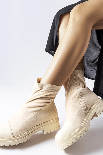 Smėlio spalvos kojinių... 2