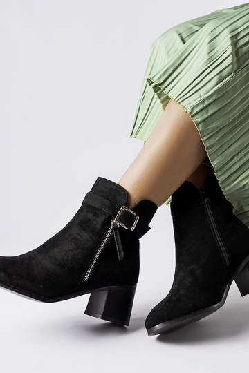 Juodi kulkšnies batai su... 2