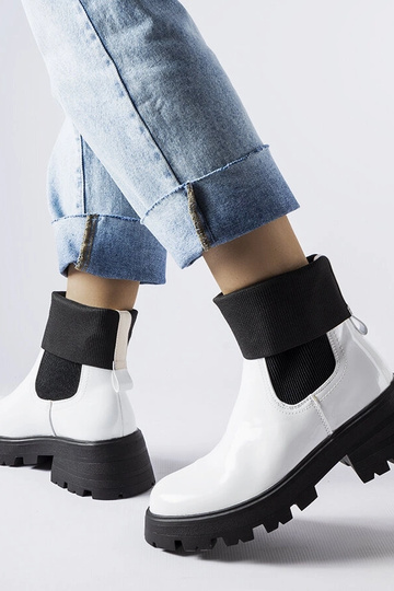 Breolungi balti užsegami... 2