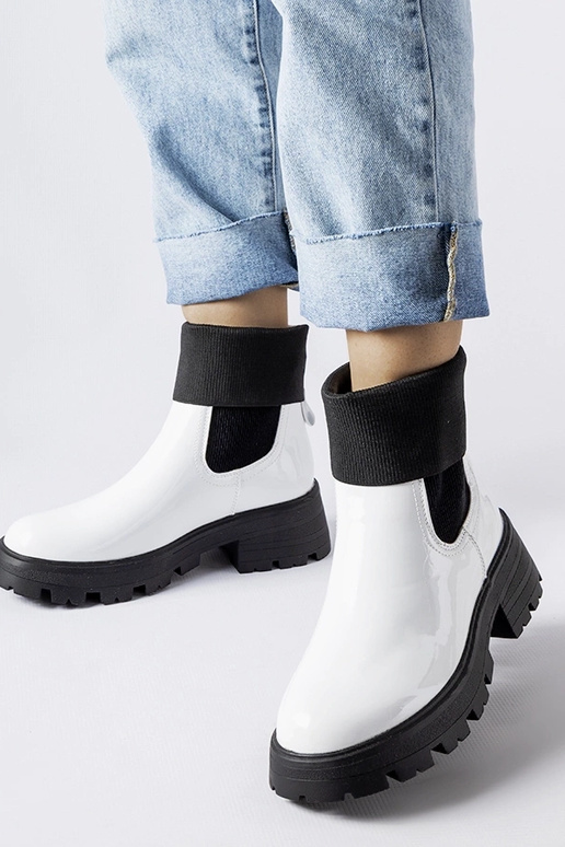 Breolungi balti užsegami darbiniai batai