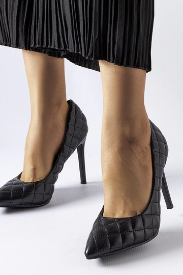 Juodi Valtina dygsniuoti...