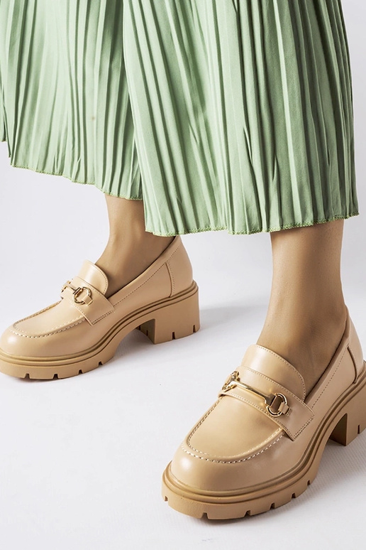 Balti klasikiniai sportiniai bateliai...