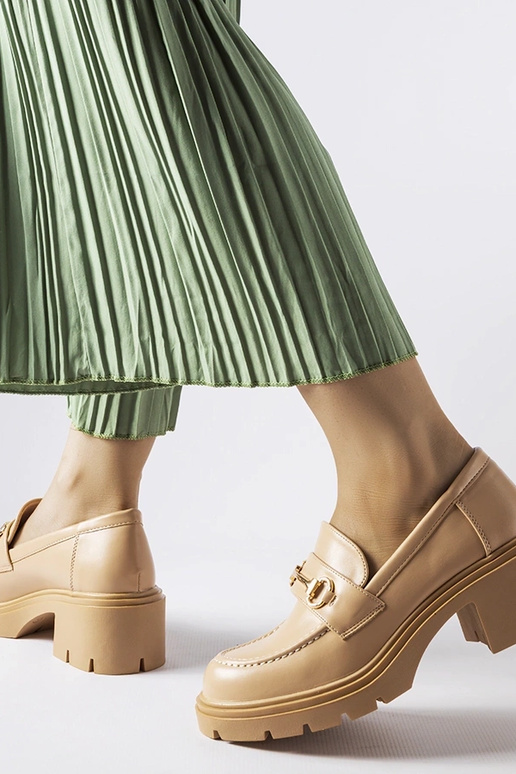 Balti klasikiniai sportiniai bateliai...