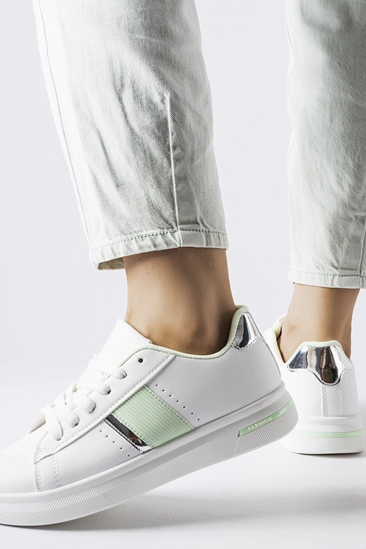 Balti sportiniai bateliai su...