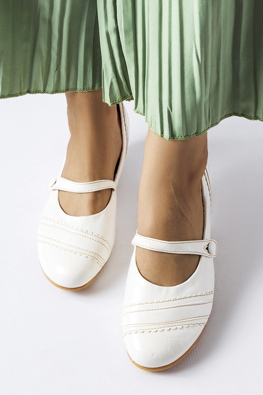 Baltos žemakulnės pompos Sant'Antonio