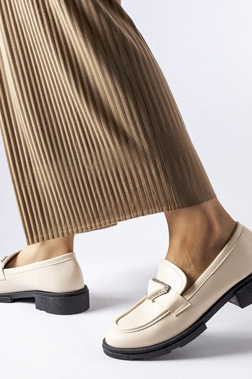 Smėlio spalvos mokasinai dekoruoti cirkoniais Marsilius 2