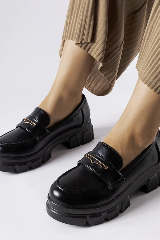 Juodi mokasinai su matomu Fuori...