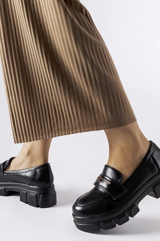 Juodi mokasinai su matomu Fuori...