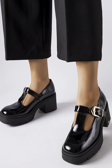 Juodi odiniai pusbačiai,...