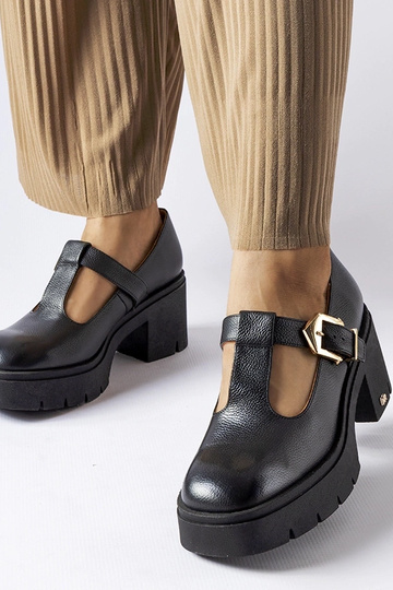 Juodi sportiniai sandalai...