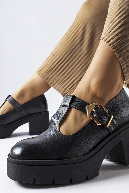 Juodi sportiniai sandalai ant...