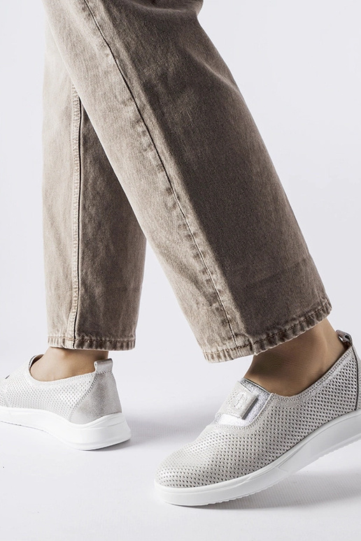 Ethels sidabriniai perforuoti odiniai... Ethels sidabriniai perforuoti odiniai...