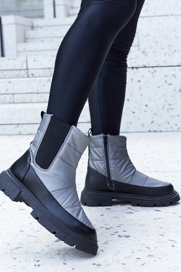 Galvani pilkos spalvos...