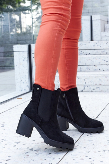 Juodi izoliuoti dirbtinio...