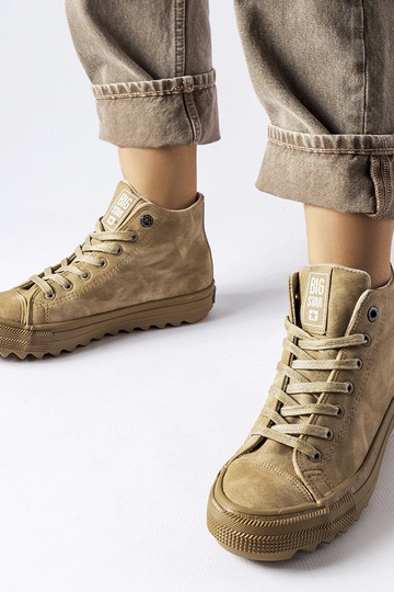 Smėlio spalvos izoliuoti...