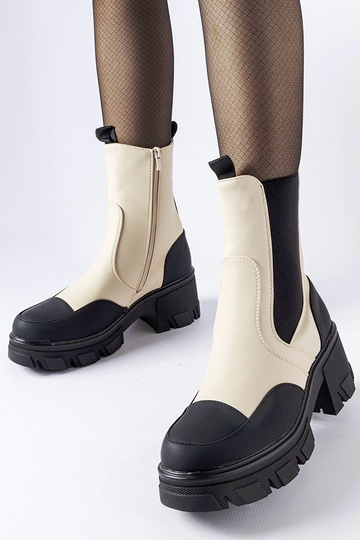 Smėlio ir juodos spalvos...