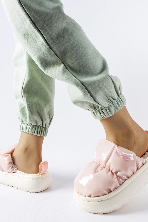 Rožinės izoliuotos šlepetės Big Star... Rožinės izoliuotos šlepetės Big Star...