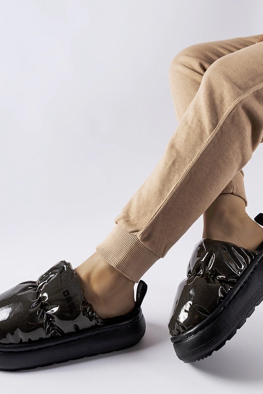 Juodos izoliuotos šlepetės Big Star...