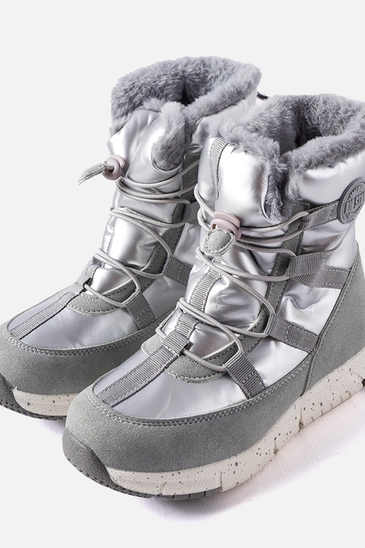 Juodi sportiniai bateliai ant...